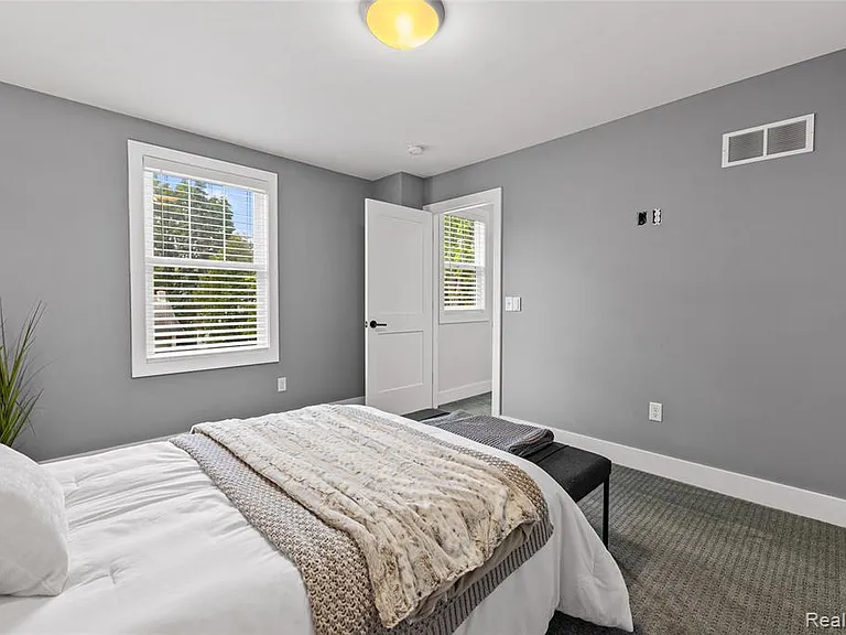 16276 Kirkshire Ave — Photo 28