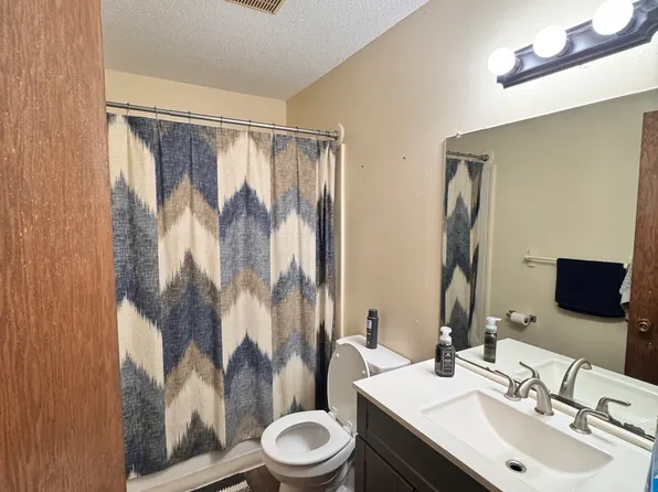 2443 109th Ave NW APT 2, Minneapolis, MN 55433