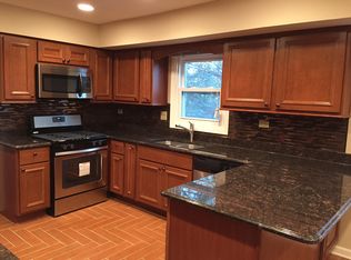247 Sebby Ln, Lake Zurich, IL 60047