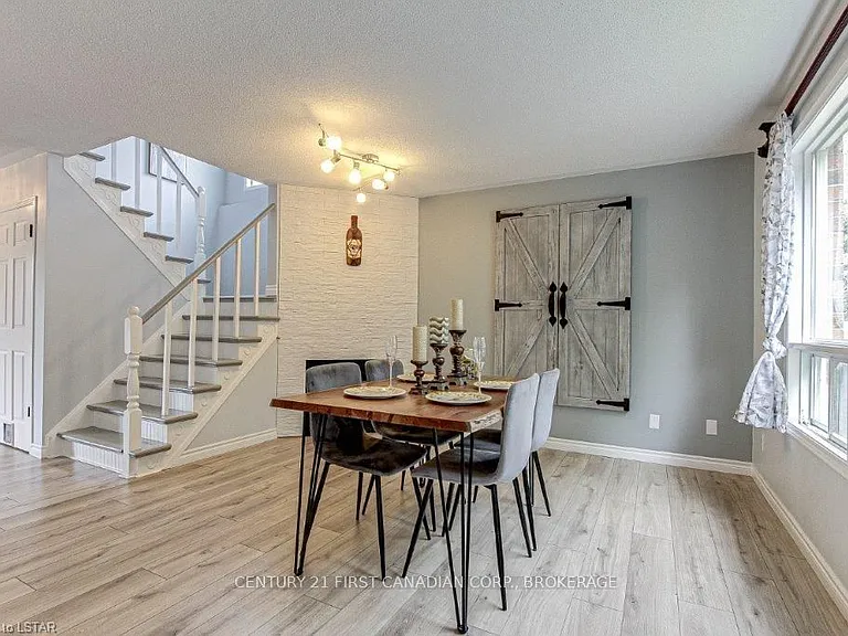 91 Meadowridge Rd — Photo 11