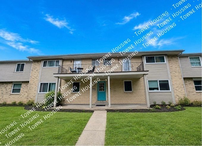 1st image of 132 Denrose Dr #132