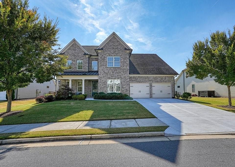 1st image of 196 Fieldbrook Xing