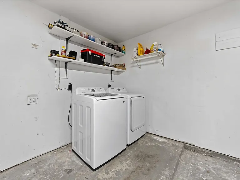 22419 Deville Dr — Photo 30