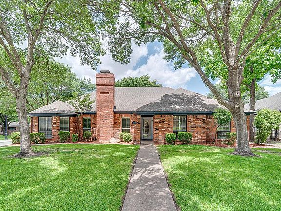 3rd image of 201 Indian Trace Ln