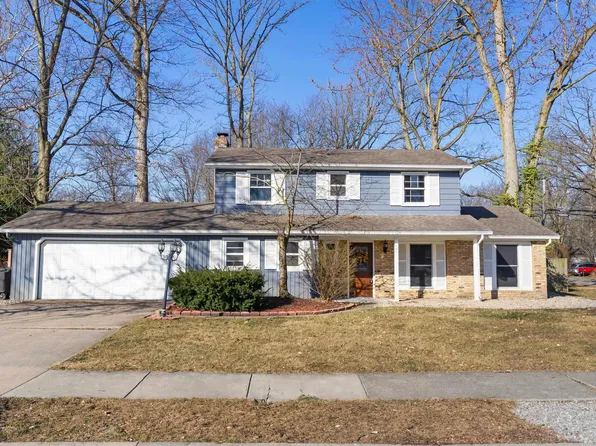 1915 Forest Downs Dr, Fort Wayne, IN 46815