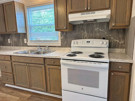 5th image of 3123 Fairbrook Dr
