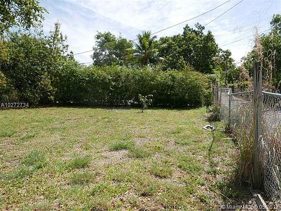 3rd image of 320 NW 130th St
