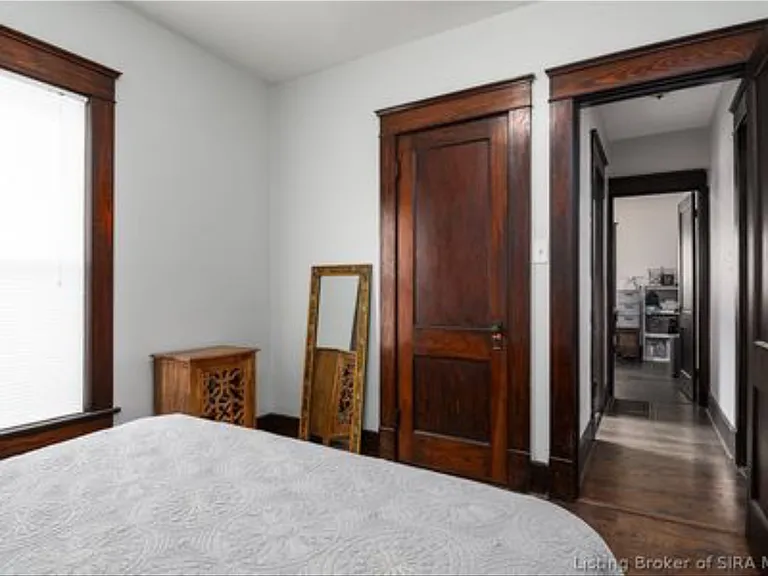 1728 E Spring St — Photo 9