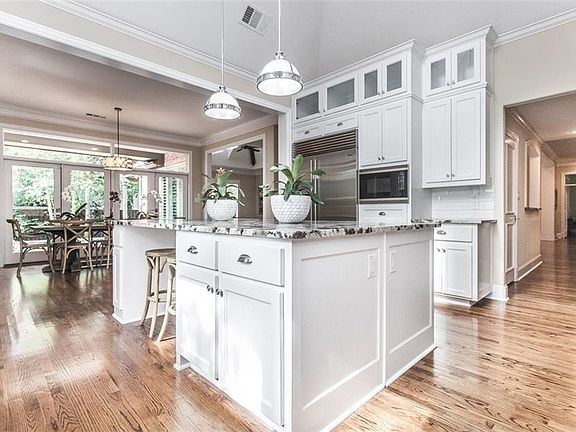 4th image of 6254 Prestonshire Ln