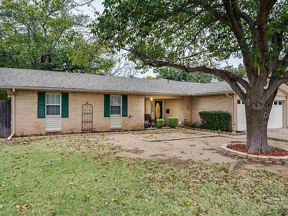 2nd image of 4664 Sierra Madre Dr