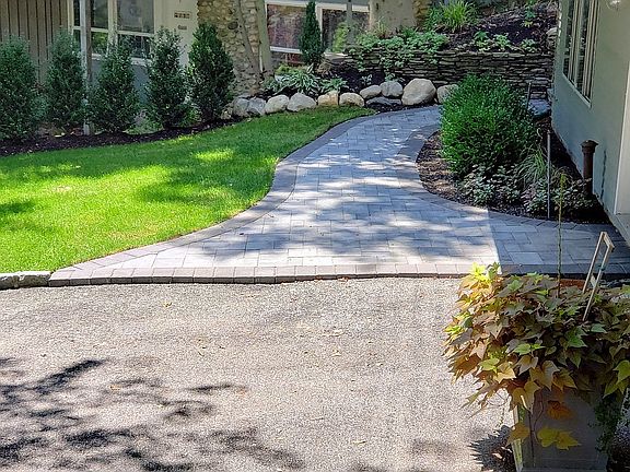 4th image of 19 North Dr