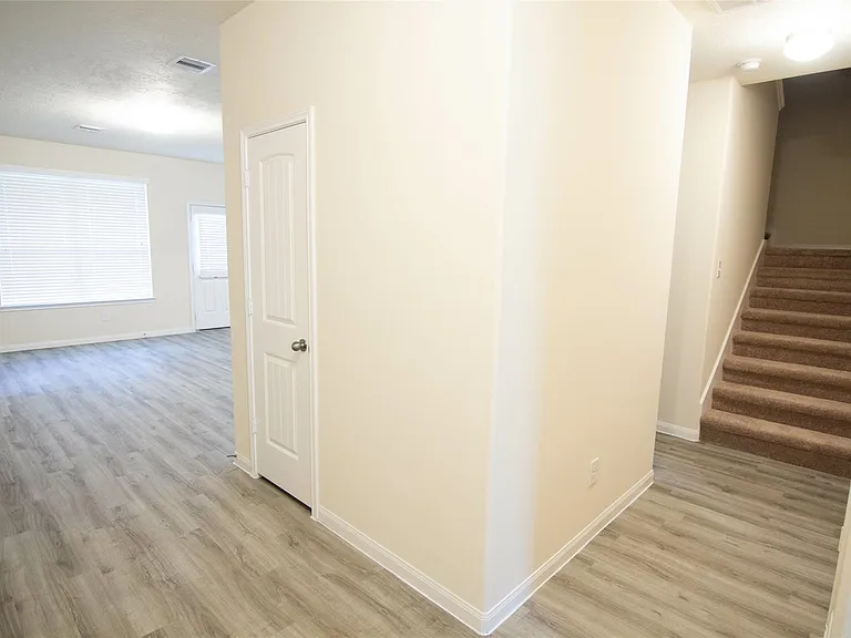 6239 Brenwood Cir — Photo 5