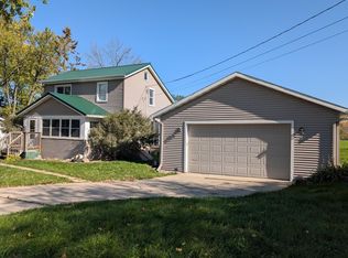 411 Stoughton Rd, Edgerton, WI 53534