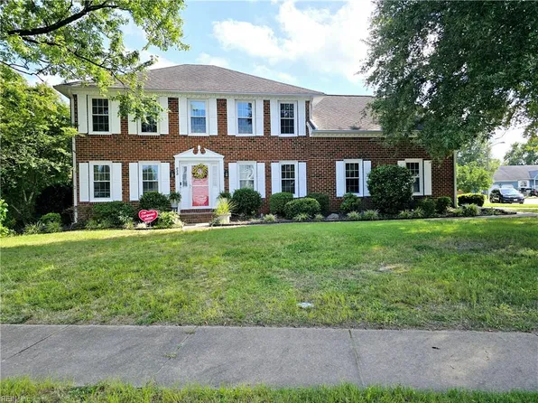 833 Kemp Meadow Dr, Chesapeake, VA 23320