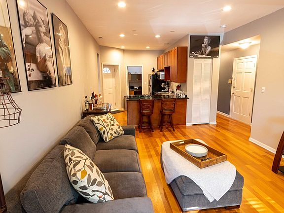 5th image of 5224 N Winthrop Ave APT 2B