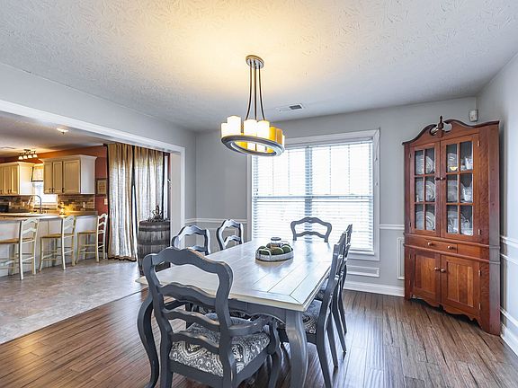 4th image of 715 Sage Dr