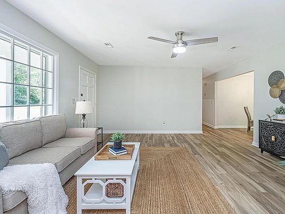 5th image of 100 Birch Ln