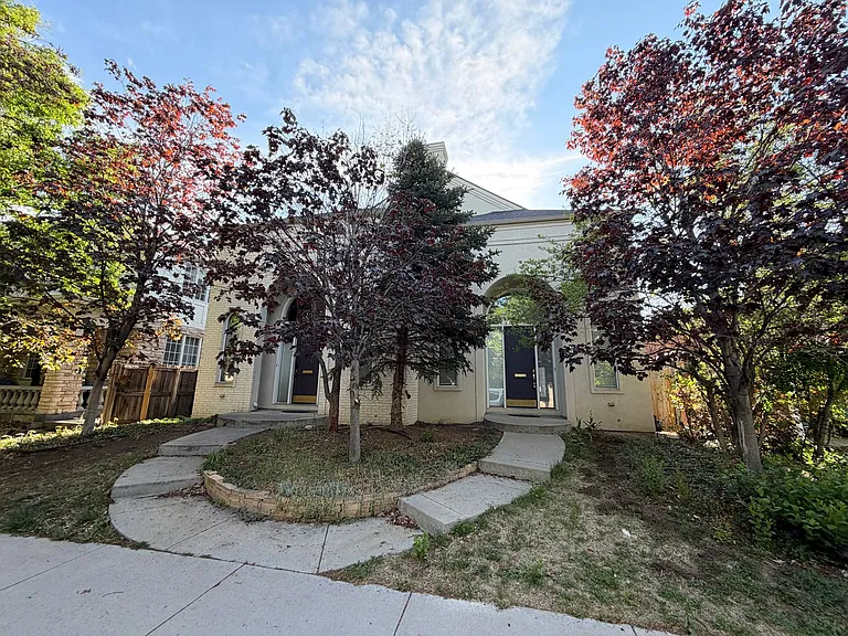 225 S Monroe St — Photo 1