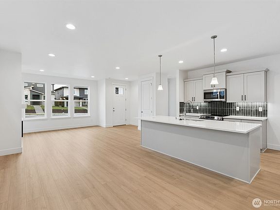 5th image of 14531 204th Avenue E #906