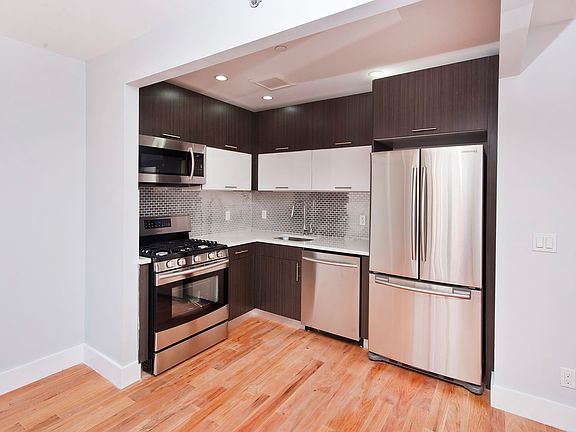 3rd image of 670 Halsey St #3R