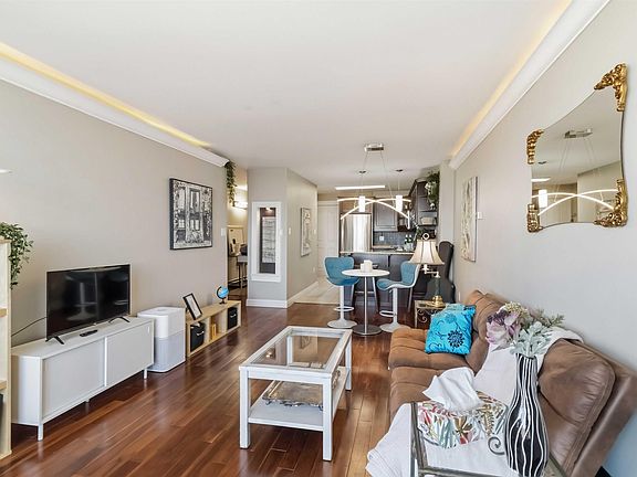 5th image of 6369 Coburg Rd #1601