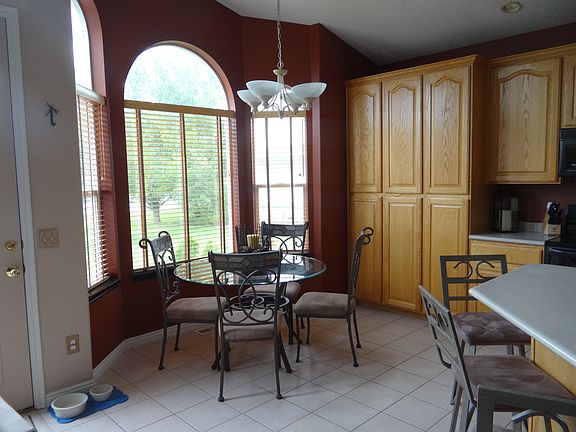 3rd image of 5722 N Miller Cir
