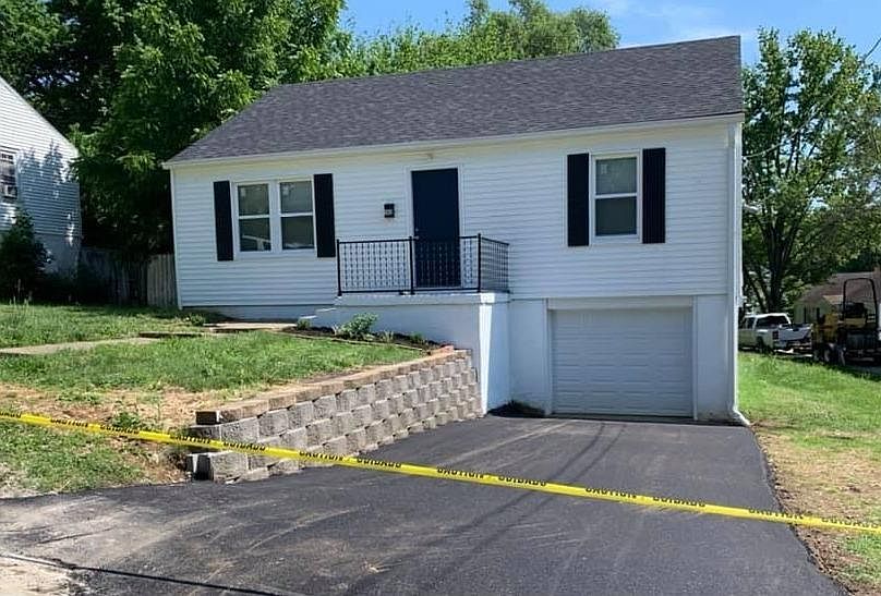 1st image of 153 Beaumont Ave