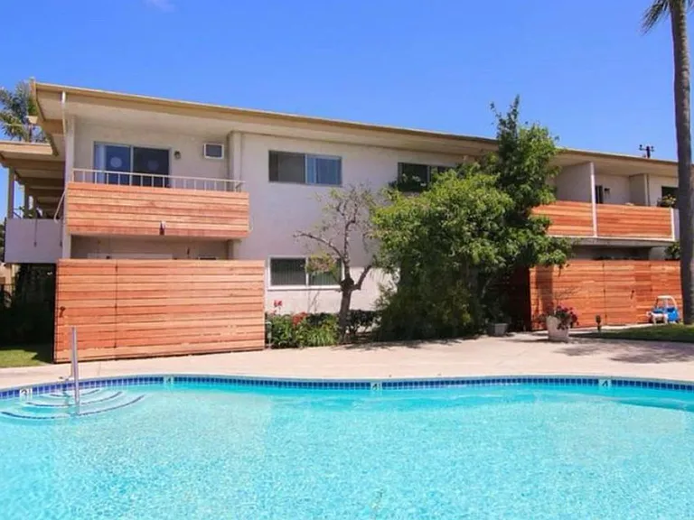 7522 Amazon Dr #8 — Photo 4