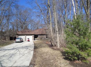 3408 Circle Dr, Zion, IL 60099