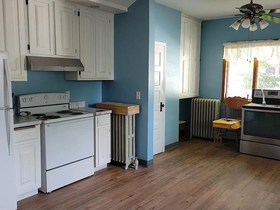 2nd image of 310 E Clark St #5