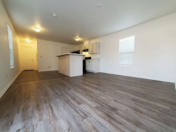 2nd image of 825 N Lamb Blvd #21