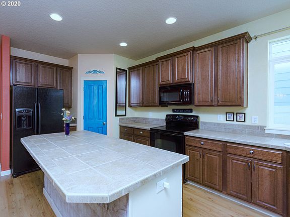 5th image of 5311 NE 53rd Ct