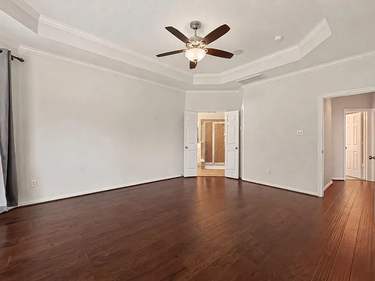 8110 Clearwater Xing — Photo 21