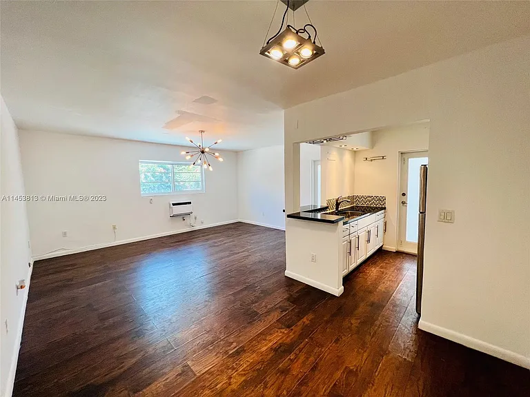 1120 Euclid Ave #7 — Photo 7