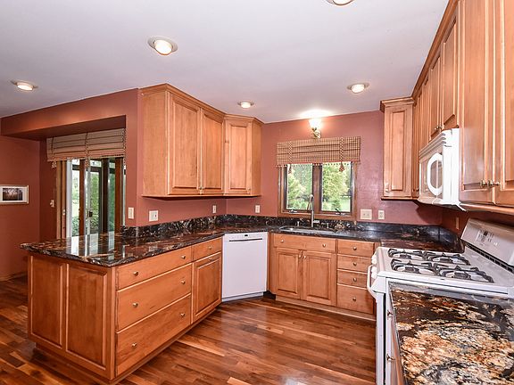 2nd image of 10946 N Sherwood Dr