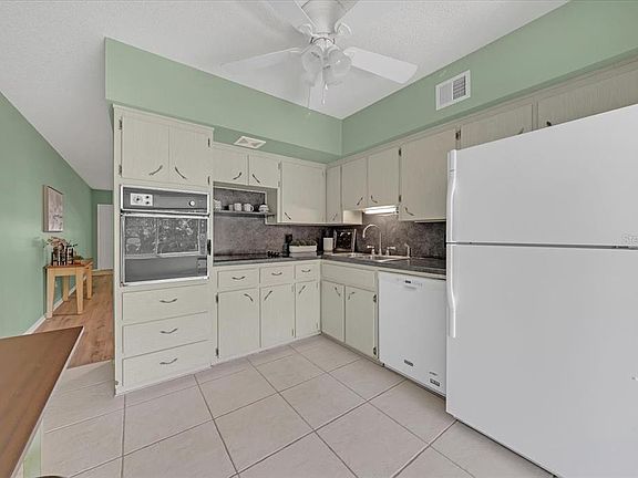 5th image of 2401 Franciscan Dr APT 39