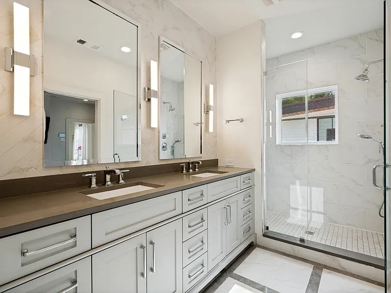 4220 Hawthorne Ave #103 — Photo 21