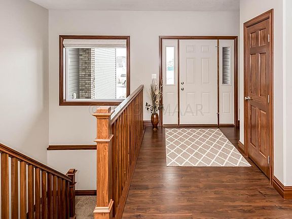 3rd image of 1071 Legion Ln W