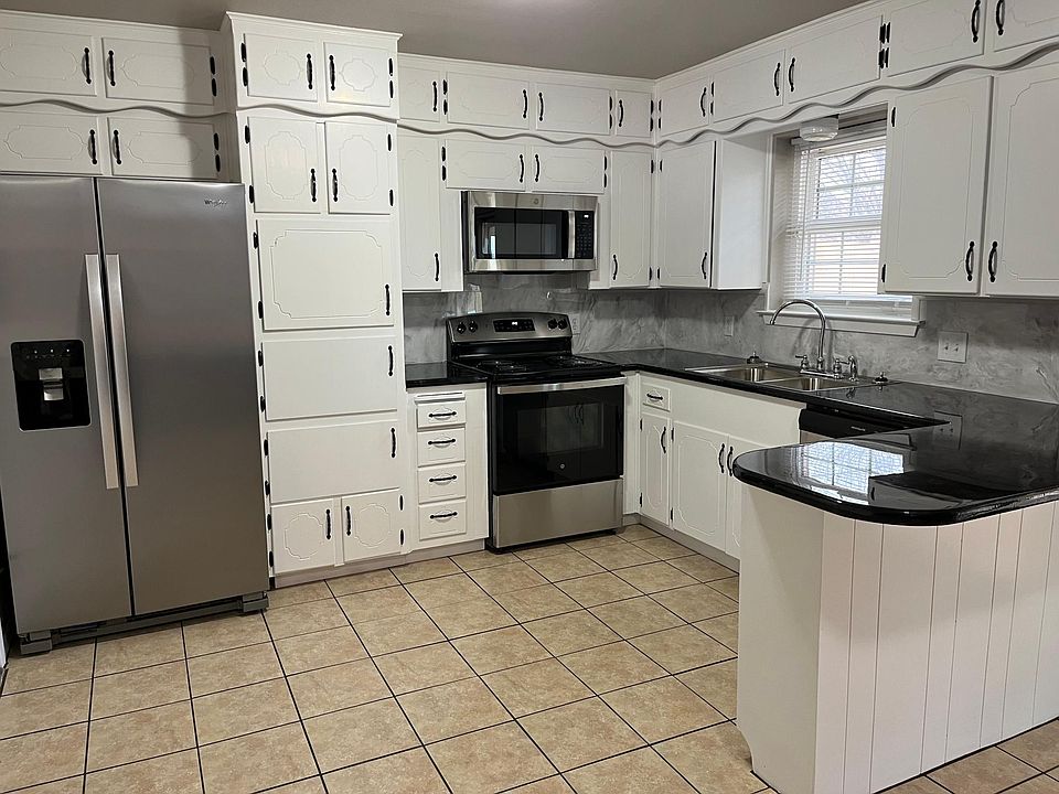 1st image of 4711 Lois Ln