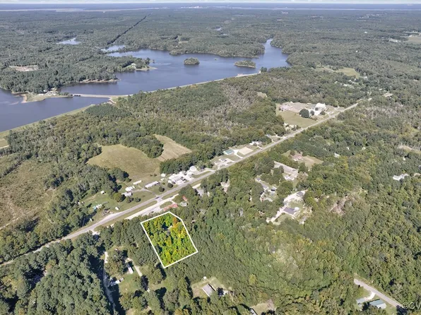 15401 Pocahontas Trl, Lanexa, VA 23089