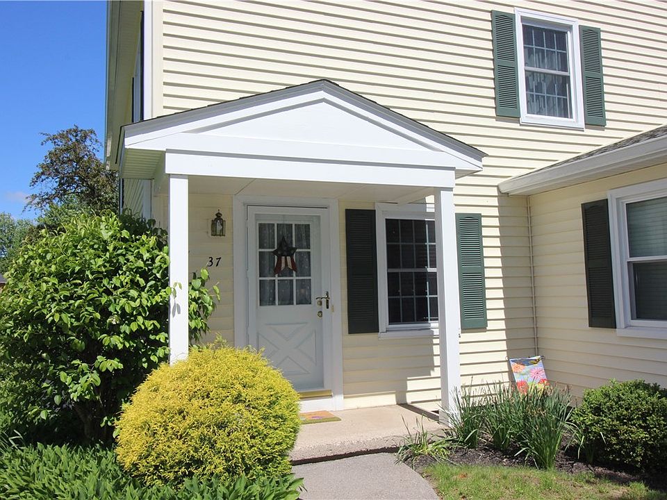 1st image of 37 Heron Way S