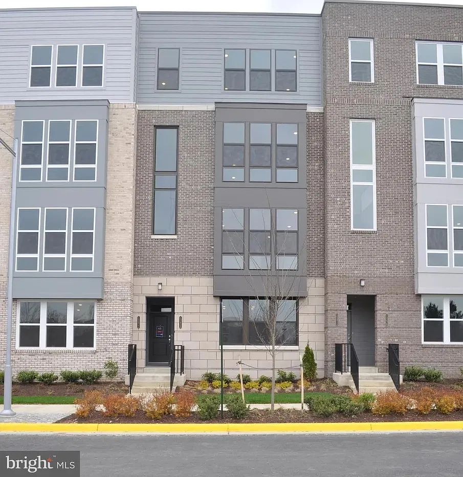 3 bed, 2.5 bath, 1510 sqft, $2,950 — Photo 1