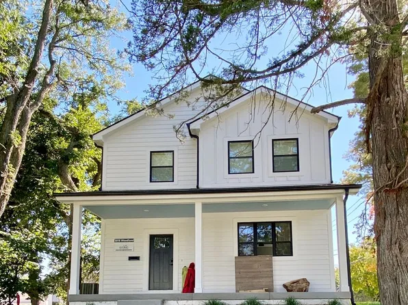 3018 Woodland St, Ames, IA 50014