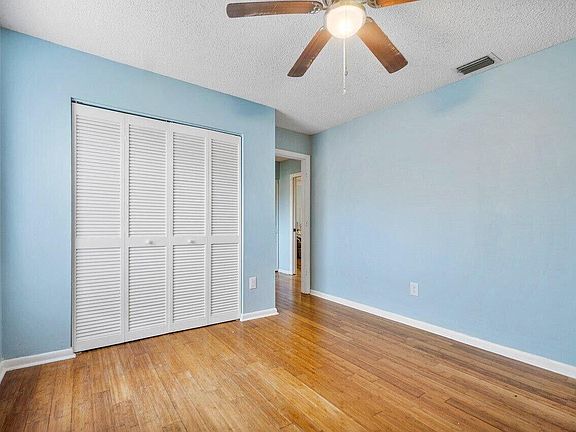 5th image of 420 Park Ave