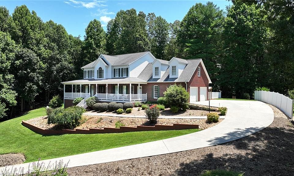 1st image of 151 Sandlewood Ct