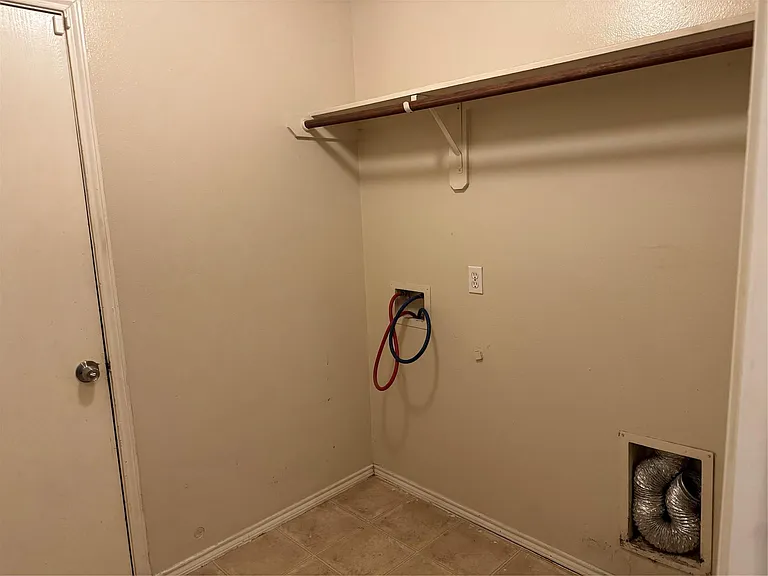 2203 Cold River Dr — Photo 9
