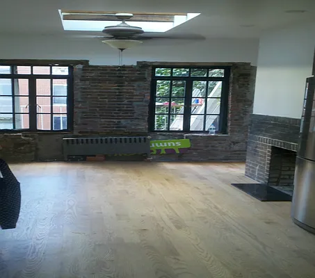 Rented by Weinstein Realty Group | media 21