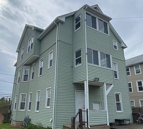 4th image of 887 East St