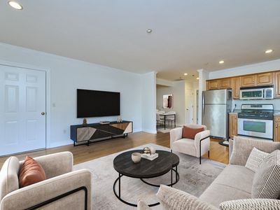 32 Beach St #1, Boston, MA, 02122