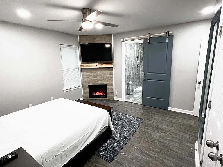 5569 Pine Gate Dr #2 — Photo 23